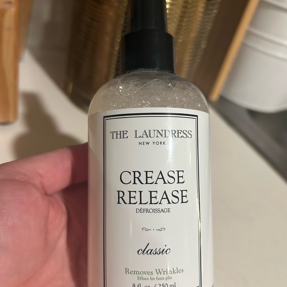 Sealed NEW The Laundress Crease Release Classic - Black and White